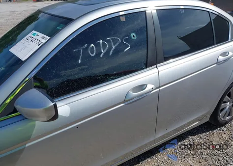 2012 Honda Accord 2.4 Ex-L z USA, uszkodzony, nr VIN 1HGCP2F82CA060668